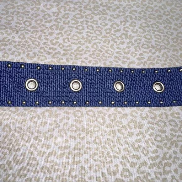 Coldwater Creek Y2K women's navy blue belt with grommets and rivots, canvas - Picture 3 of 4